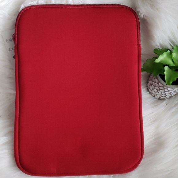 Inland ProHT Pro 10" Red Neoprene Tablet Sleeve - Picture 2 of 3